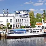 Hafenhotel Pommernyacht 3*