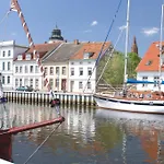 Hafenhotel Pommernyacht 3* Ueckermünde