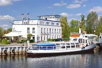 Hafenhotel Pommernyacht 3*