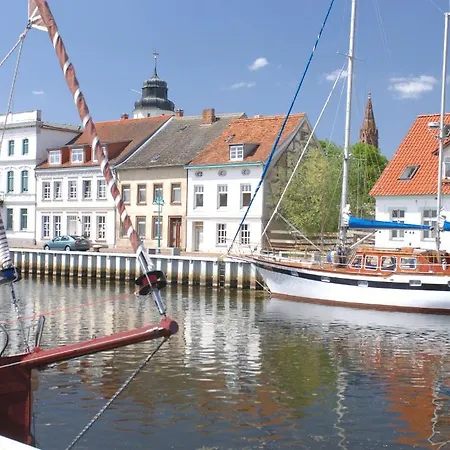 Hafenhotel Pommernyacht 3* Ueckermünde