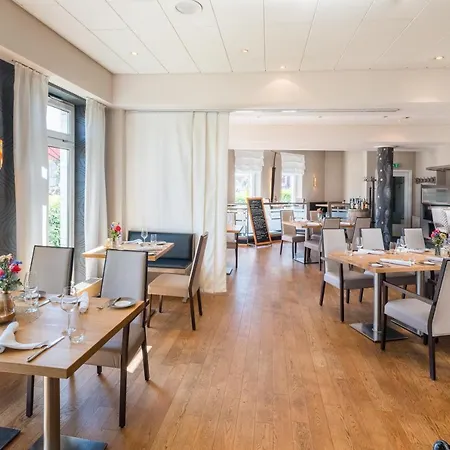 Hafenhotel Pommernyacht 3* Ueckermunde