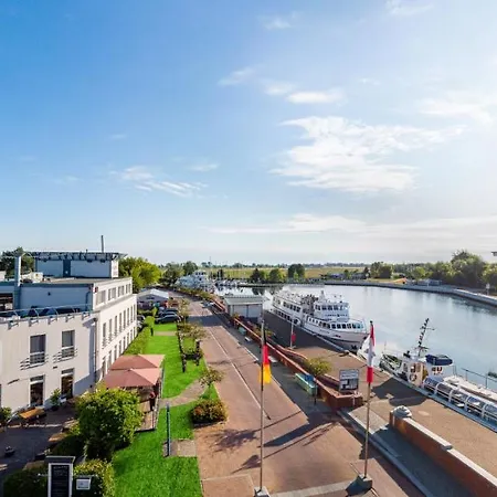 Hafenhotel Pommernyacht ホテル 3*