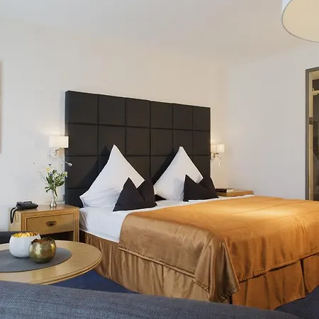 Hafenhotel Pommernyacht Hotel 3*