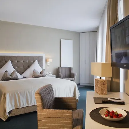 Hafenhotel Pommernyacht 3* Ueckermünde