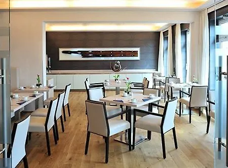 Hotel Hafenhotel Pommernyacht 3*