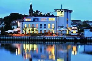 Hafenhotel Pommernyacht 3*
